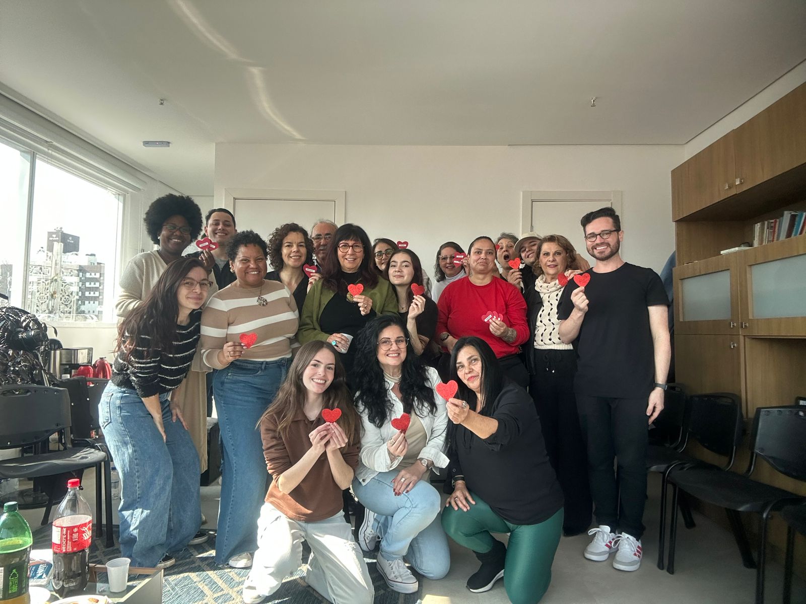 Grupo de voluntários da AMA em encontro